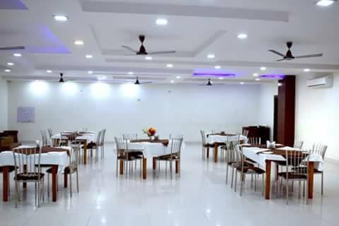 Hotel Rk Residency Satna 외부 사진